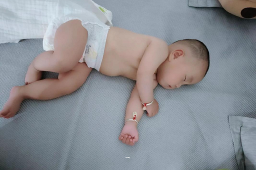 代怀生子好找吗怀孕肚子撑的难受